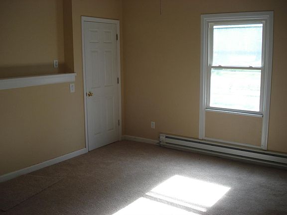 3rd image of 113 Oddville Ave