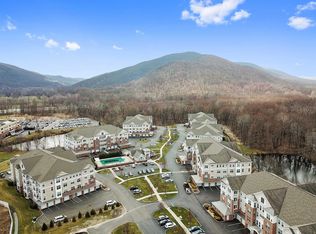 724 Regency Dr, Fishkill, NY 12524