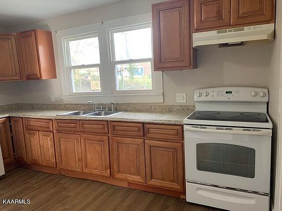 5th image of 2433 Cecil Ave