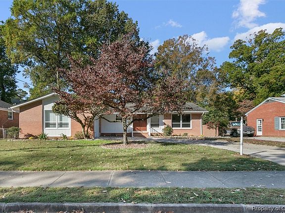 3rd image of 883 Catalina Dr