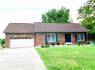 8297 Oak Dr, Newburgh, IN 47630