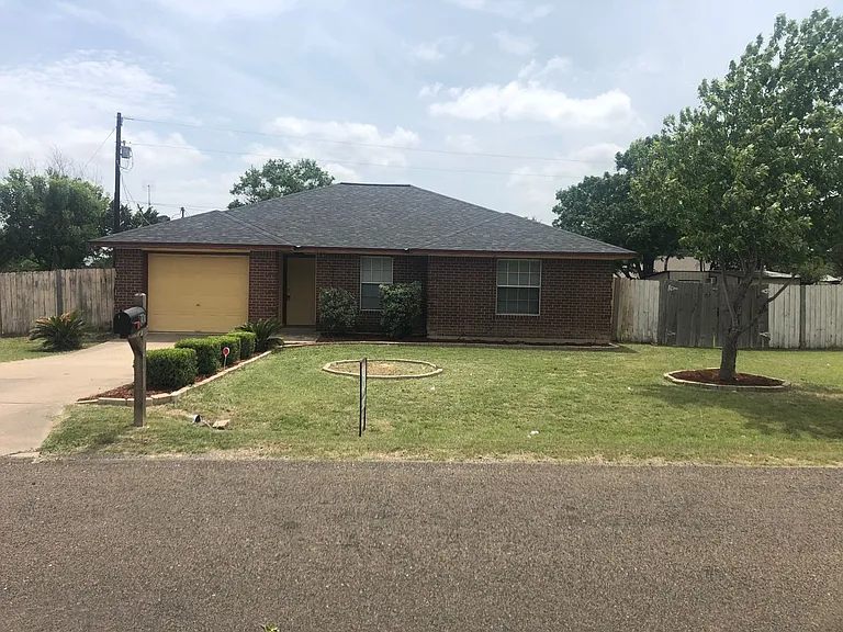 837 Lakeview Dr — Photo 22
