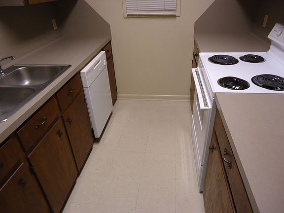 4th image of 120 N Morgan Ave APT 2