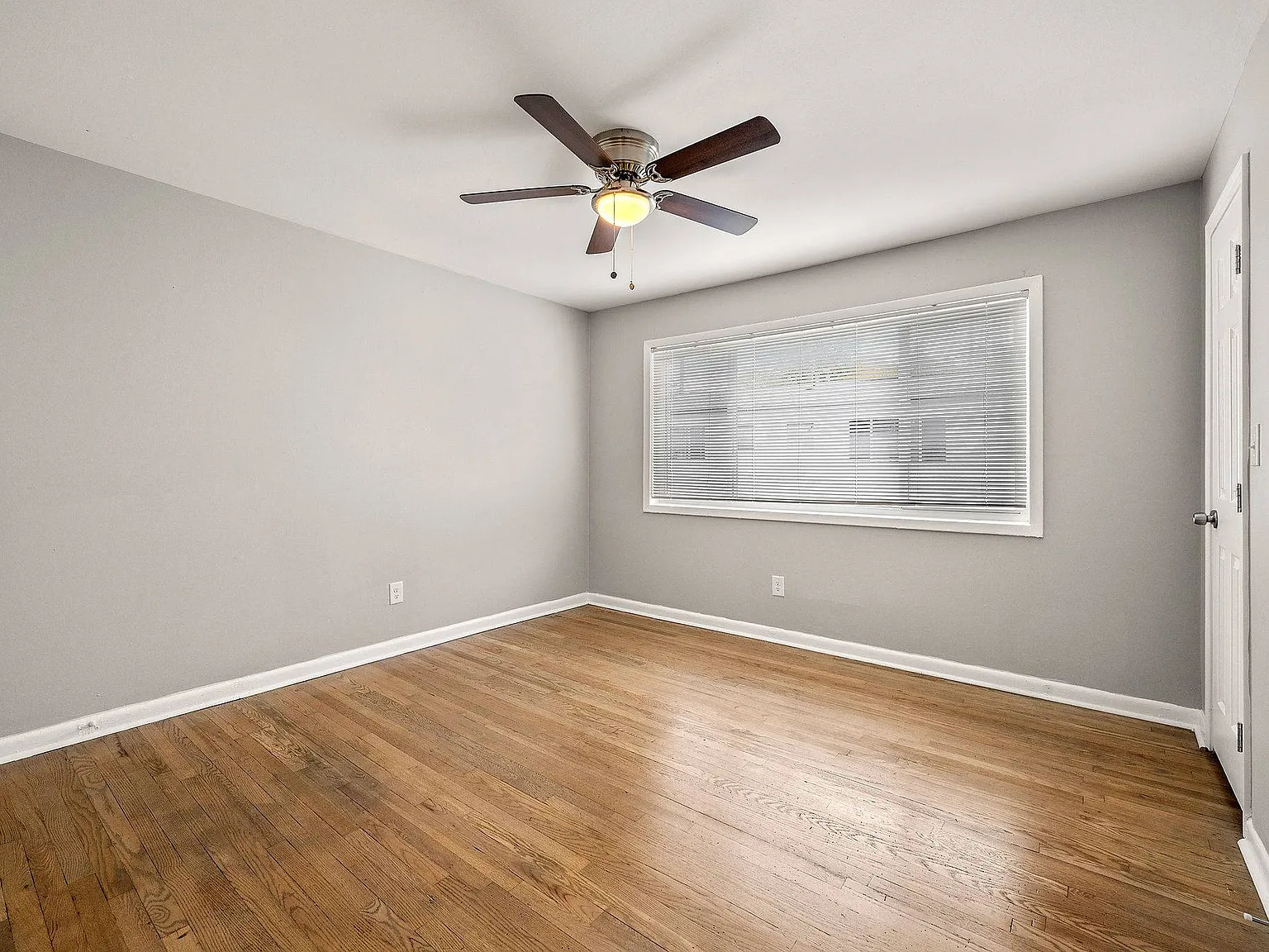 Balfour Chastain — Photo 3