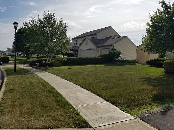 3rd image of 1095 Dorset Dr