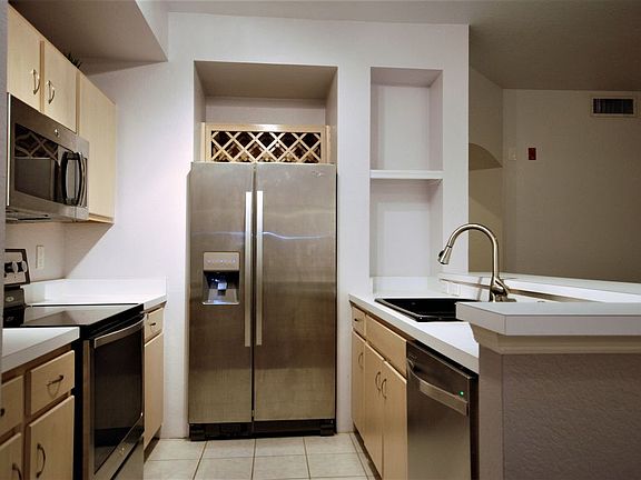 5th image of 13210 Arbor Isle Blvd #303