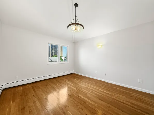 229 Franklin Avenue image 18 of 27