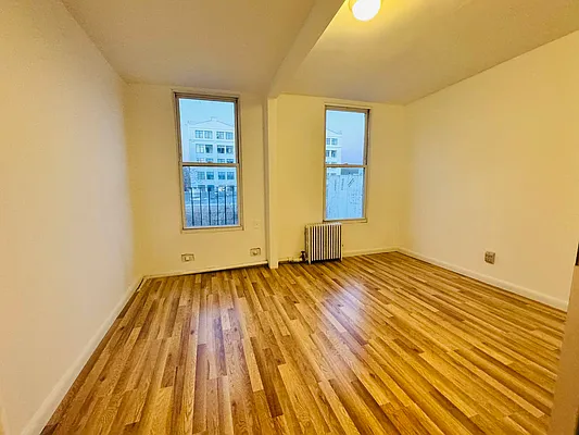 Rented by King Zone Realty Inc | media 6