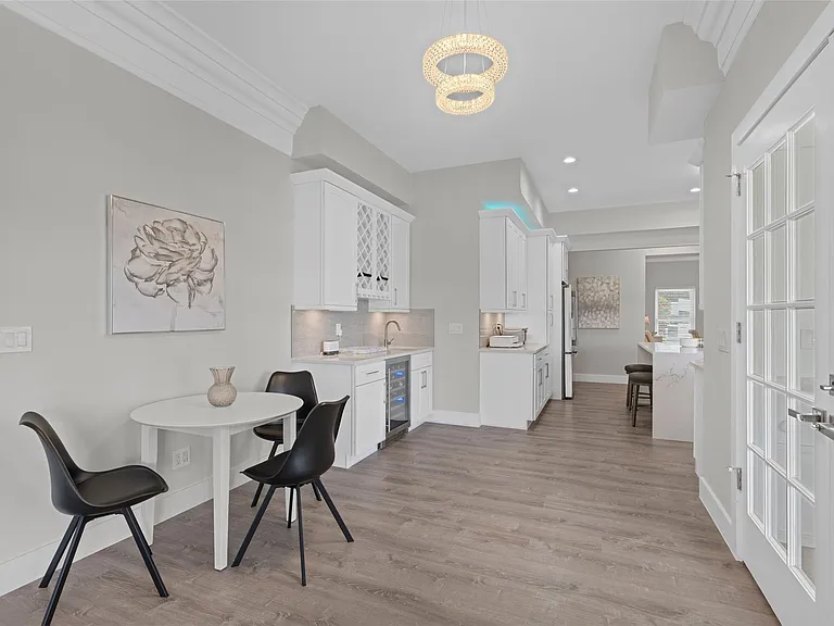 9010 Gardens Glen Cir — Photo 16