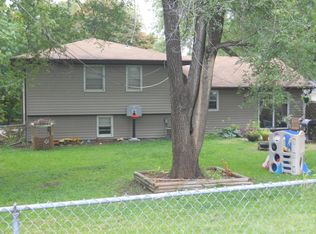 6620 Ballentine Dr, Shawnee, KS 66203