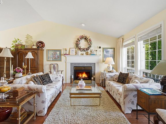 4th image of 17407 SE 25th Way