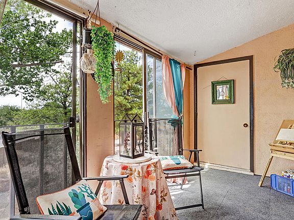 4th image of 911 Country Club Dr SE APT E