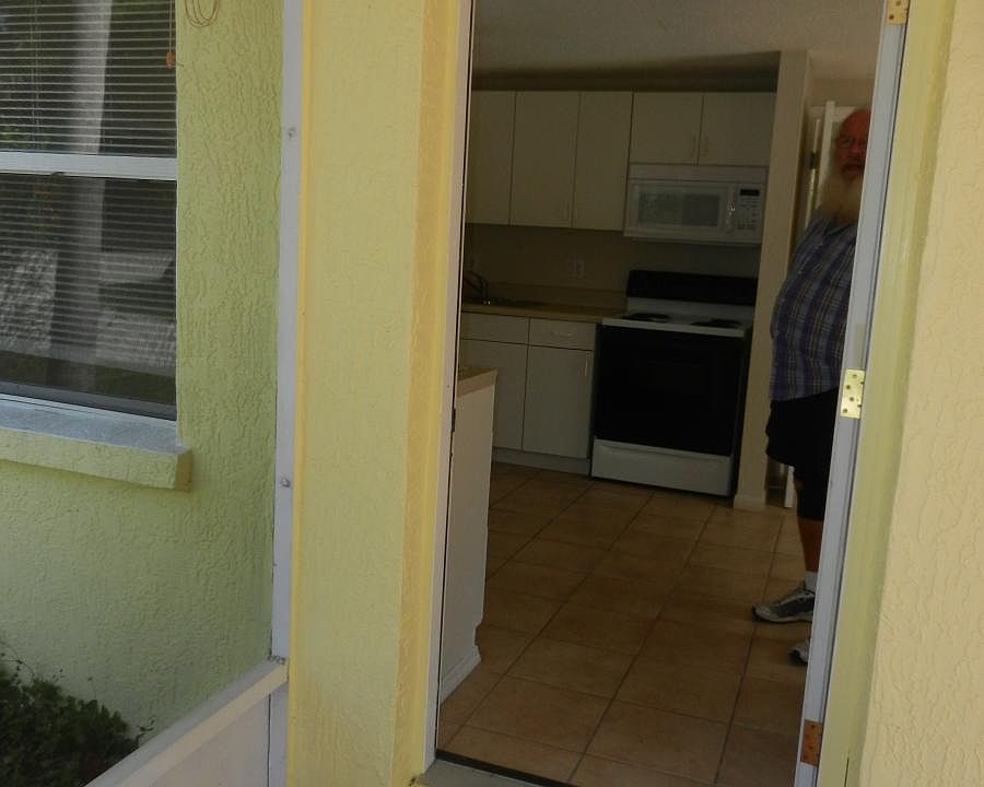 2nd image of 255 Pineapple St APT 2