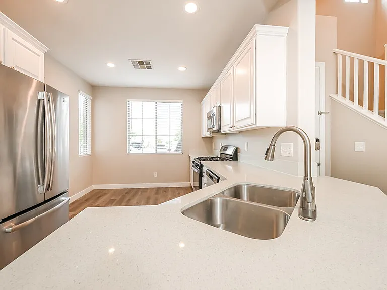 8115 Altamont Ridge St — Photo 7