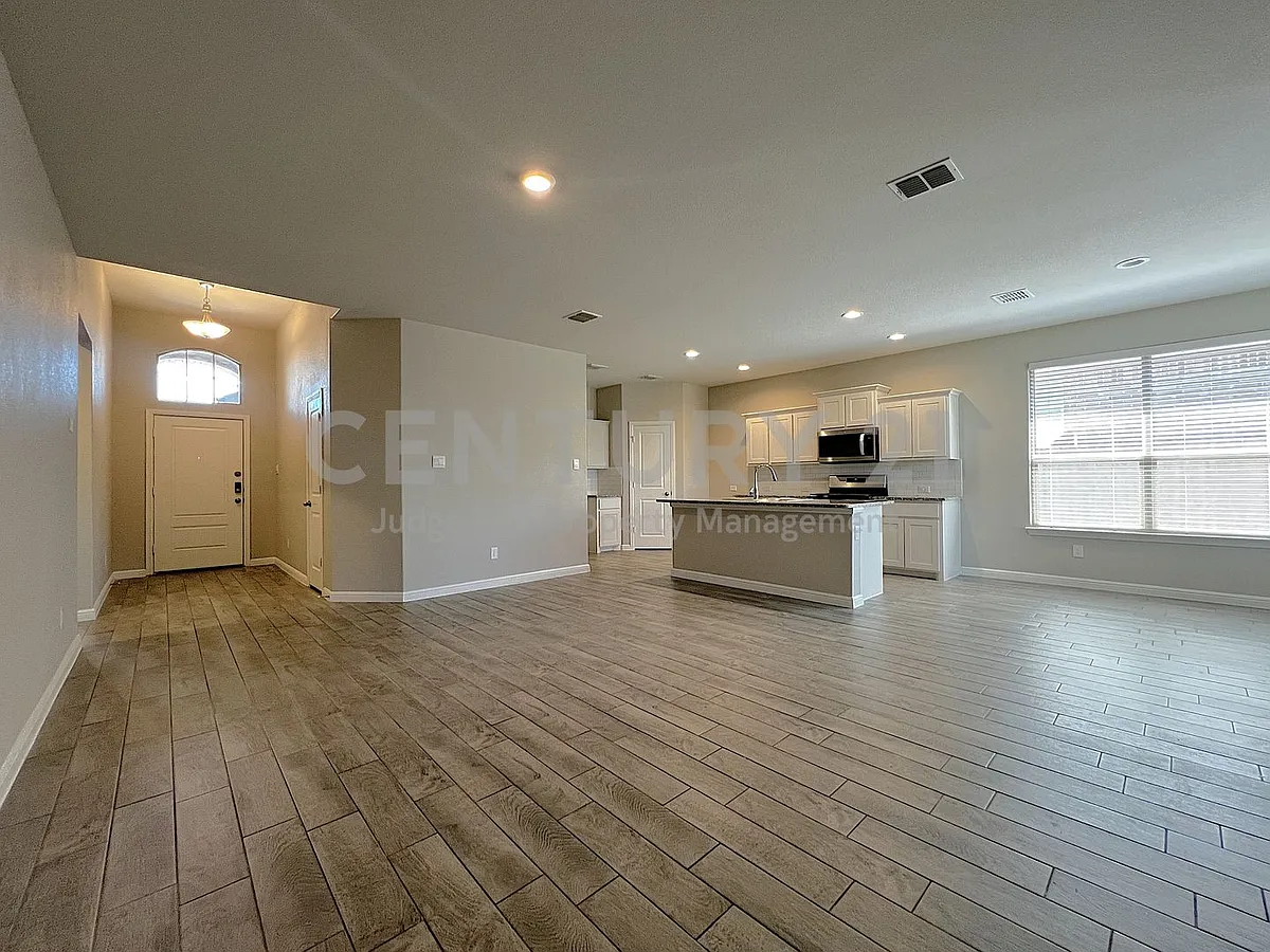 Building Photo - 108 Birch Forest Ln
