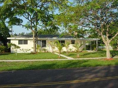 871 W Country Club Cir, Plantation, FL, 33317