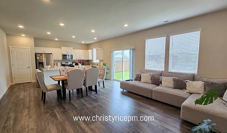1712 Moran Ave — Photo 3