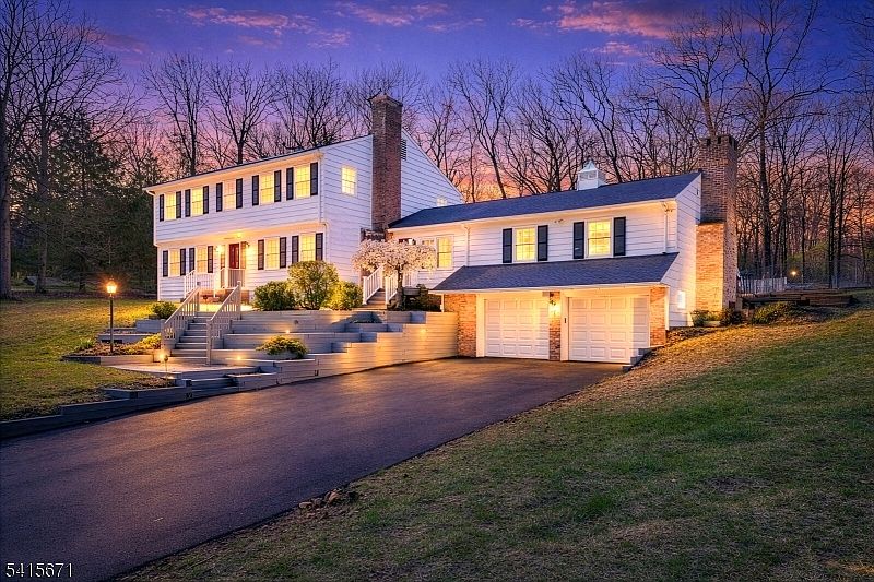 1st image of 54 Robin Glen Rd