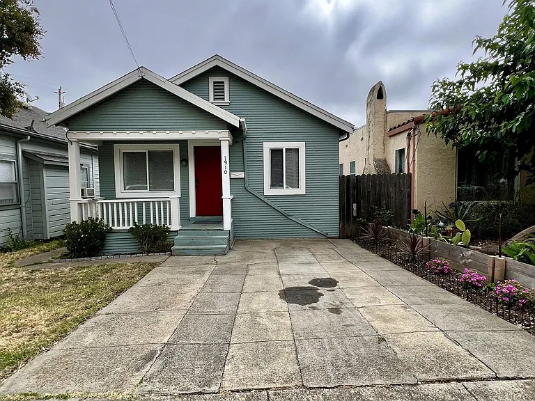 1910 Marin St — Photo 16