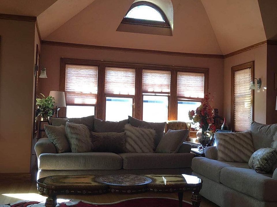 1st image of 4116 N Woodburn St