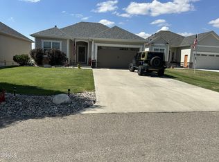 2011 Dublin Ln, Williston, ND 58801