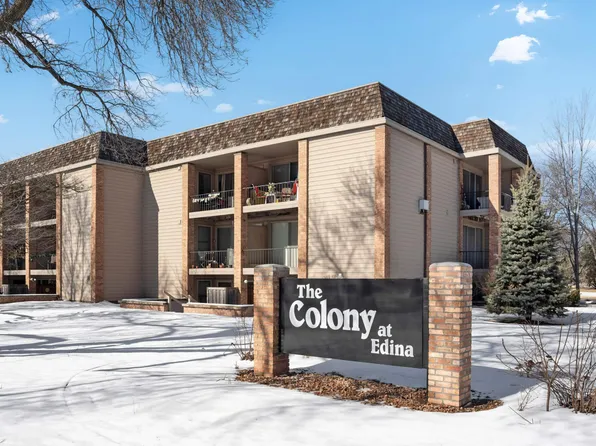 6415 Colony Way APT 2B, Edina, MN 55435