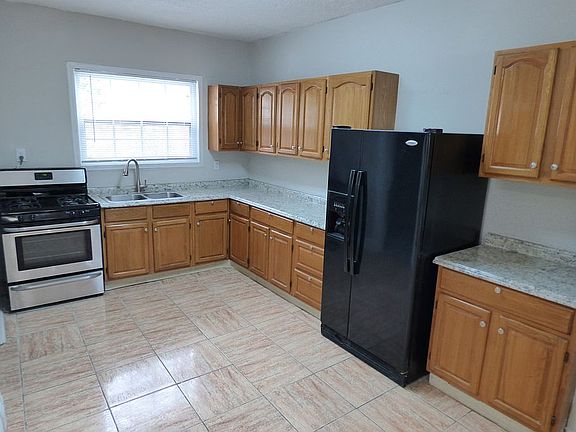5th image of 4813 Colonial Ave