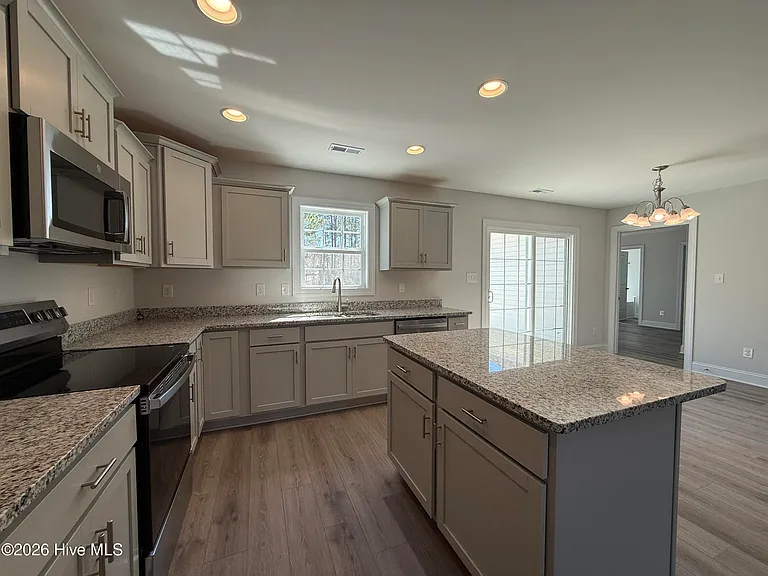 1019 Croaker Ct — Photo 8