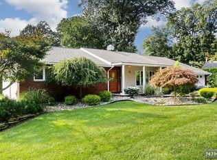 26 Cottage Ave, Montvale, NJ 07645