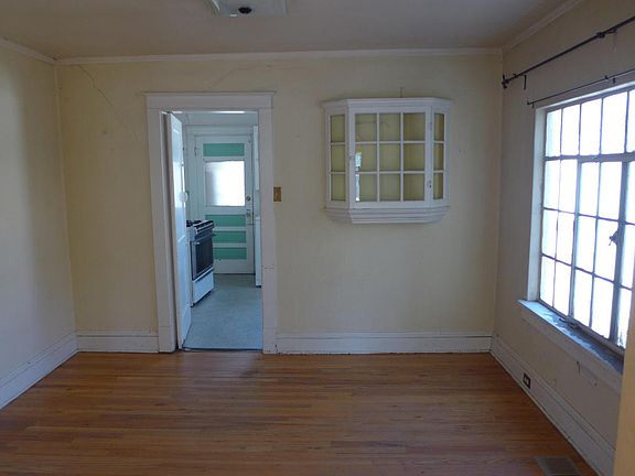 5th image of 319 Dartmouth Dr SE