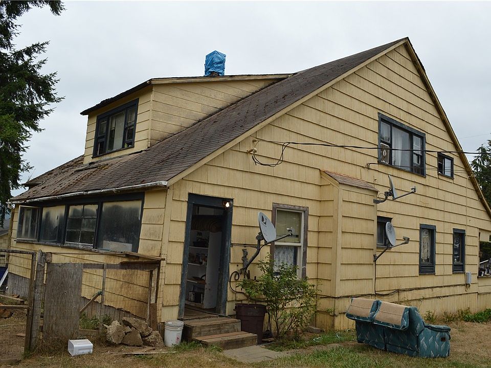 2nd image of 1054 Ballentine St