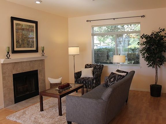 4th image of 9308 177th Pl NE Unit 4