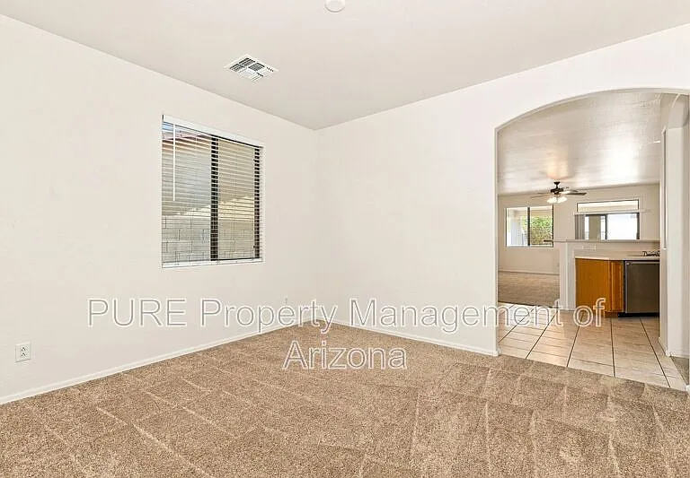 1136 E Nickleback St — Photo 16