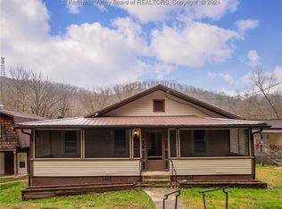 7442 Elk River Rd N, Clendenin, WV 25045