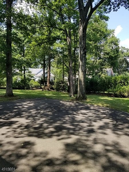 2nd image of 8 Shelley Rd