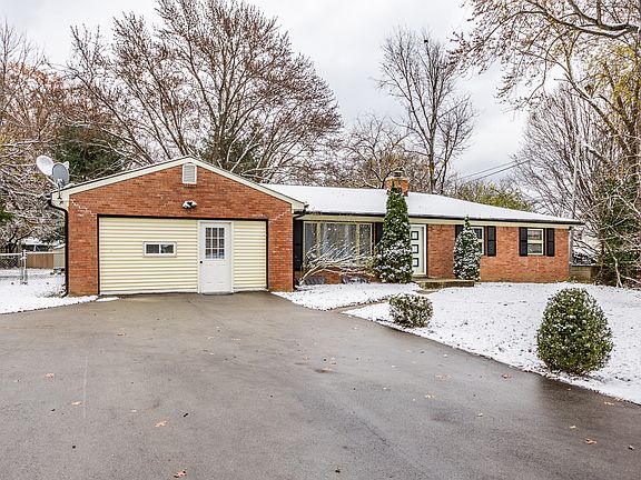 2nd image of 6005 Pembroke Pl