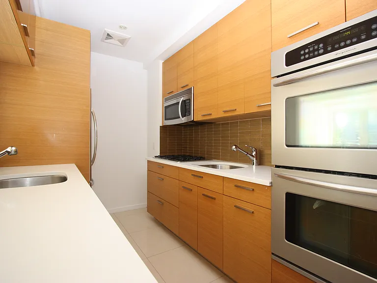 522 Lefferts Ave #2F — Photo 1