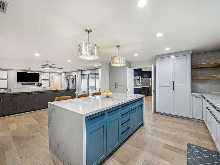 5339 Rutherglenn Dr — Photo 12