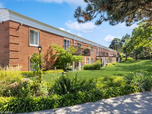 800 Ridge Rd APT 114, Wilmette, IL 60091