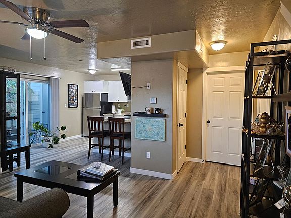 5th image of 4802 Continental Ln #102