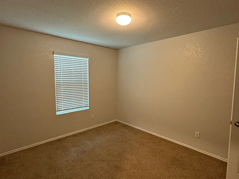 2845 Lindenwood Run — Photo 4