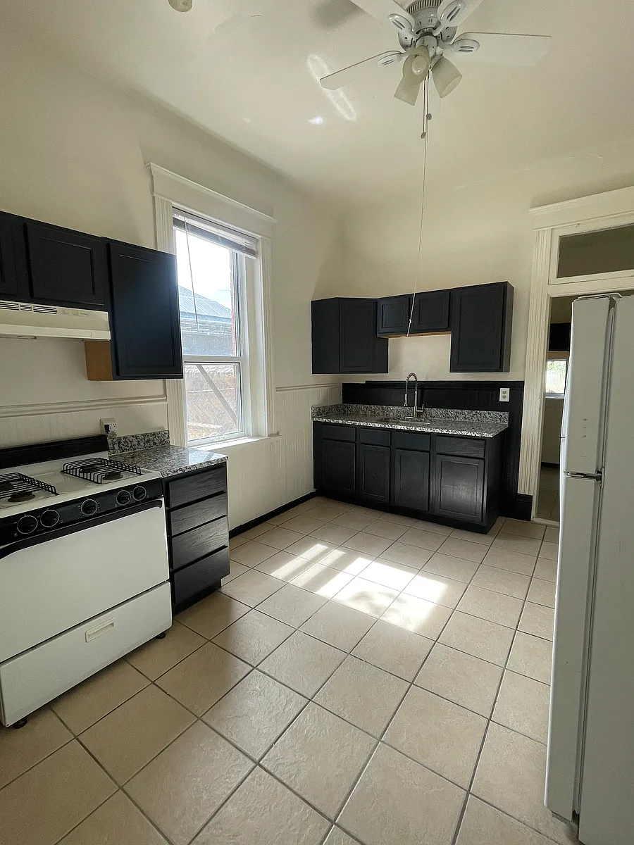 Building Photo - 611 Arizona Ave #1