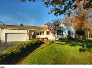 25 Crest Ave, Pennington, NJ 08534