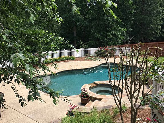 4th image of 92 Dogwood Way