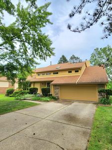 7465 Westbury Blvd, West Bloomfield, MI, 48322