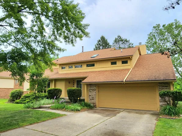 7465 Westbury Blvd, West Bloomfield, MI 48322