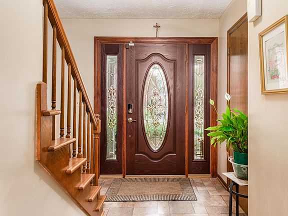 5th image of 1588 Cobblegate Ln