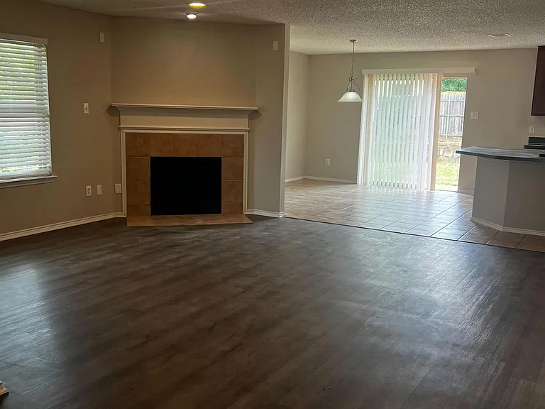 1601 Hedgewood Trl — Photo 11