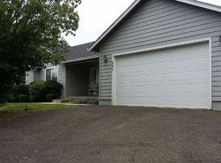 221 Greyfox Dr, Sutherlin, OR 97479