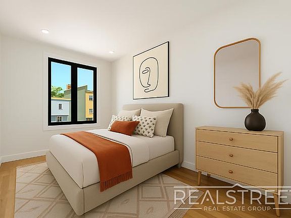 5th image of 569 Kosciuszko St #2